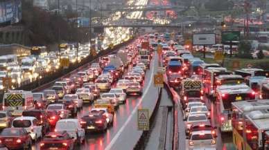 İstanbul'da Trafik Durma Noktasına Geldi