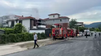 Sakarya’da 2 Katlı Evde Yangın...