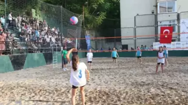 Gölcük’te Plaj Voleybol Turnuvası Heyecanı Başlıyor