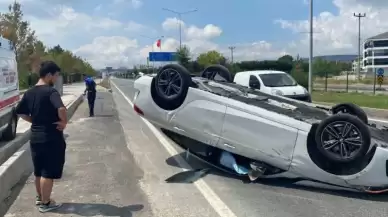 Otomobil Tepetaklak Oldu, Sürücüsünün Burnu Bile Kanamadı