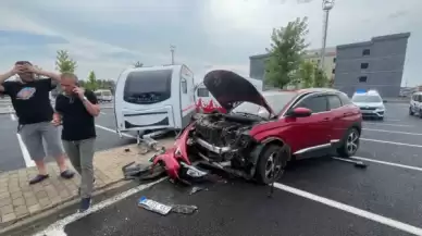 Hastane Otoparkında Park Halindeki Karavana Çarptı