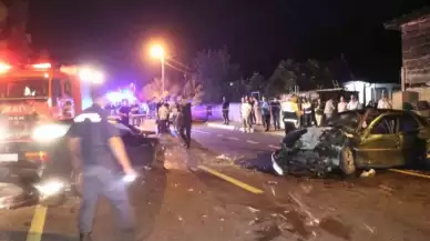 Kafa Kafaya Çarpışan Otomobiller Hurdaya Döndü: 4’ü Ağır 7 Yaralı