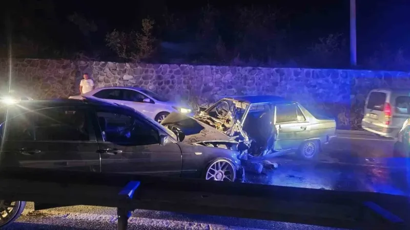 Sakarya'da 2 Araç Çarpıştı 4 Yaralı