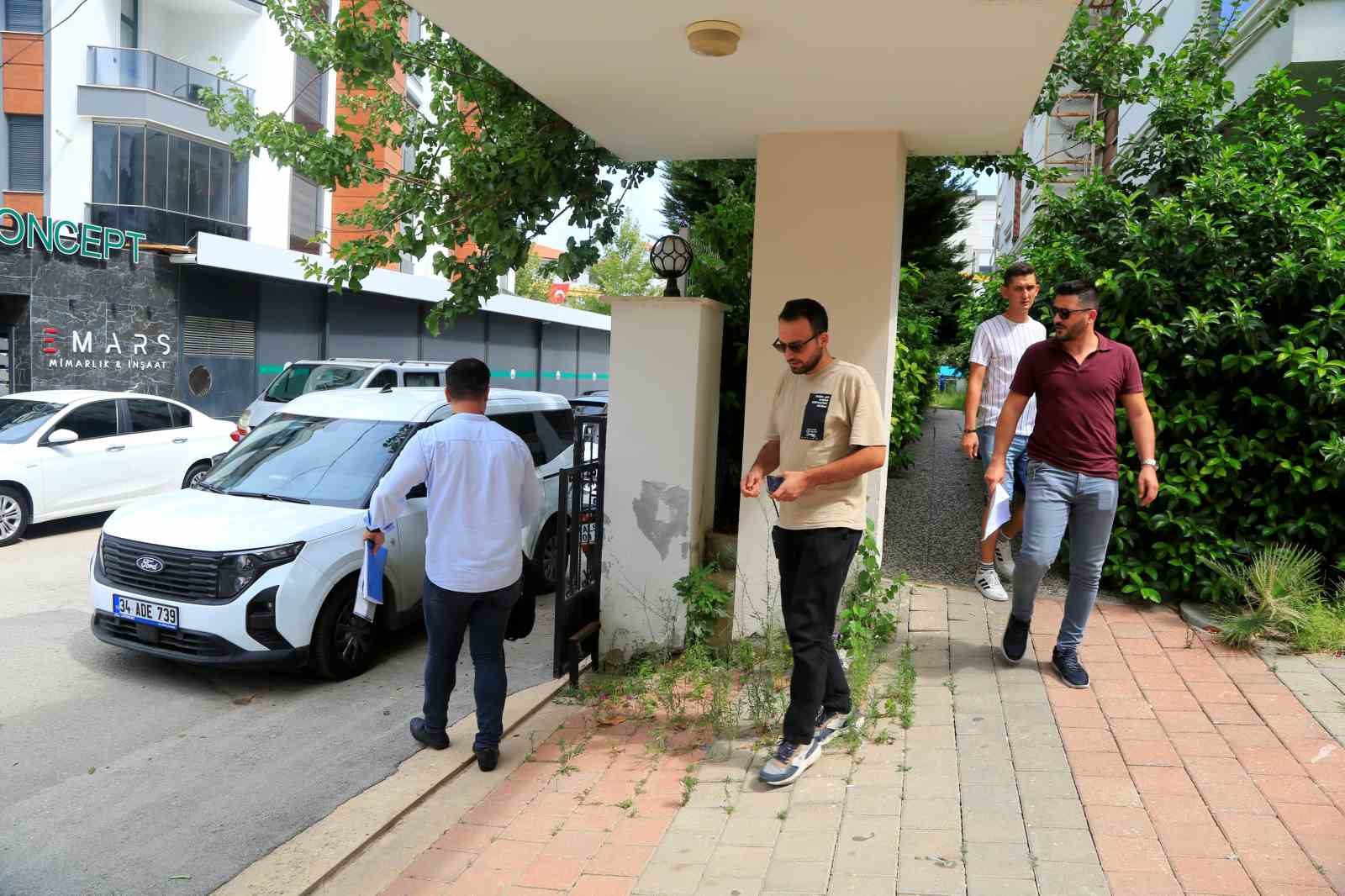 Antalya'da Lüks Sitede Çıkan Kavgada Bir Kişi Tabancadan Çıkan Kurşunla Hayatını Kaybetti