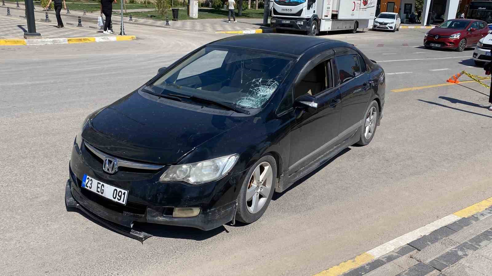 Kadına Otomobil Çarptı, Ancak Tüm Çabalara Rağmen Hayatını Kaybetti